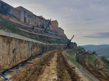 Duomo di Agrigento: panoramica della paratia di pali tirantata